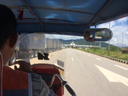 En camino al Puente de la Amistad - Chiang Khong